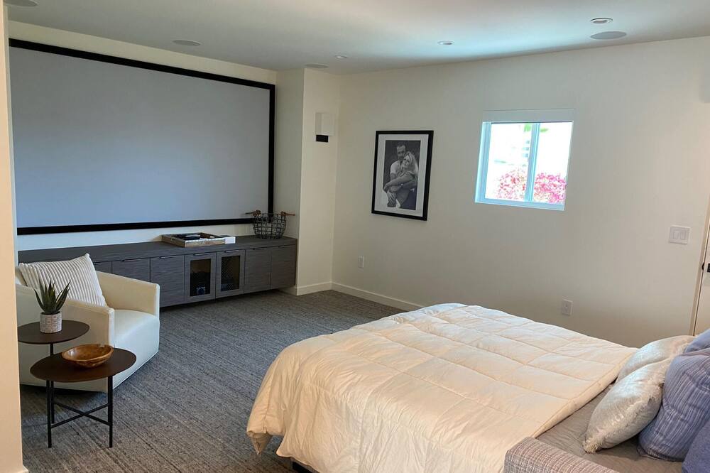 Photo of Bedroom in Pacific Palisades