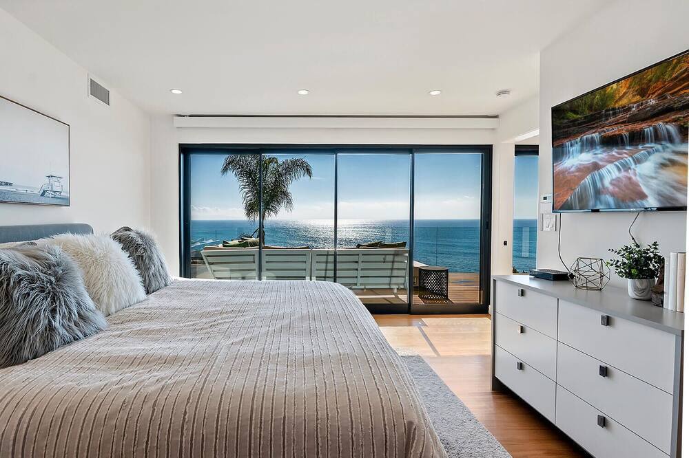 Photo of Bedroom in Pacific Palisades
