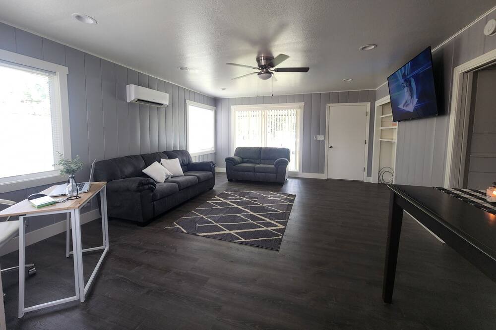 Photo of Livingroom in Turlock