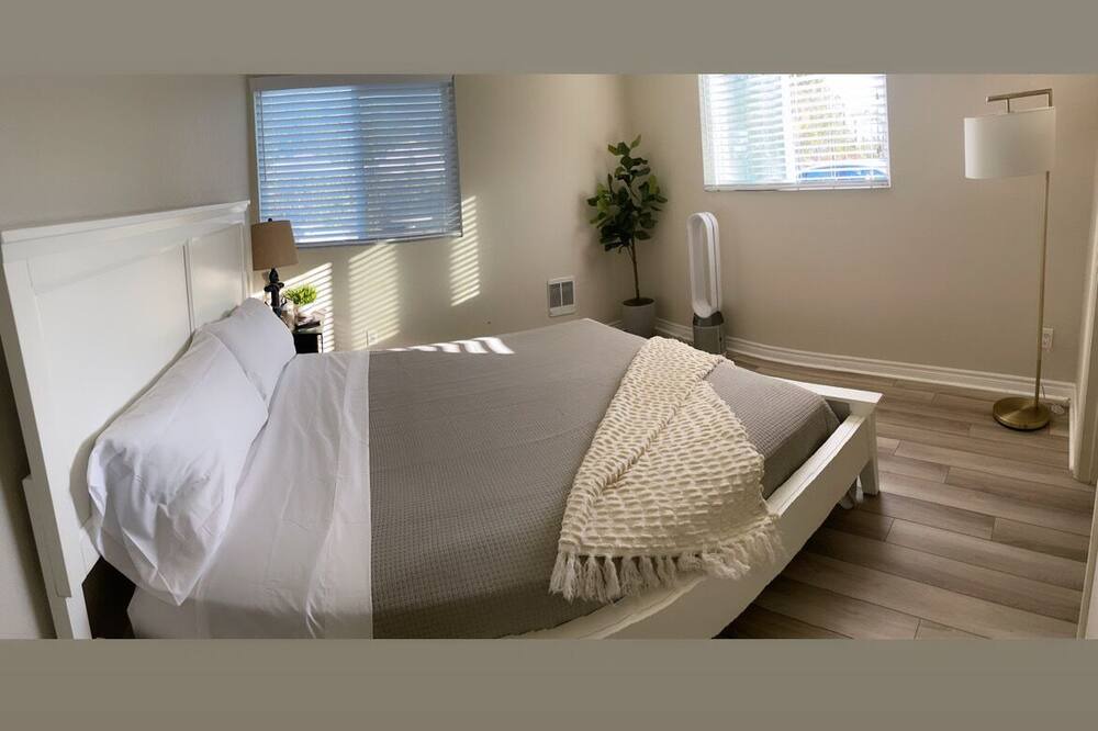 Photo of Bedroom in Oak Park