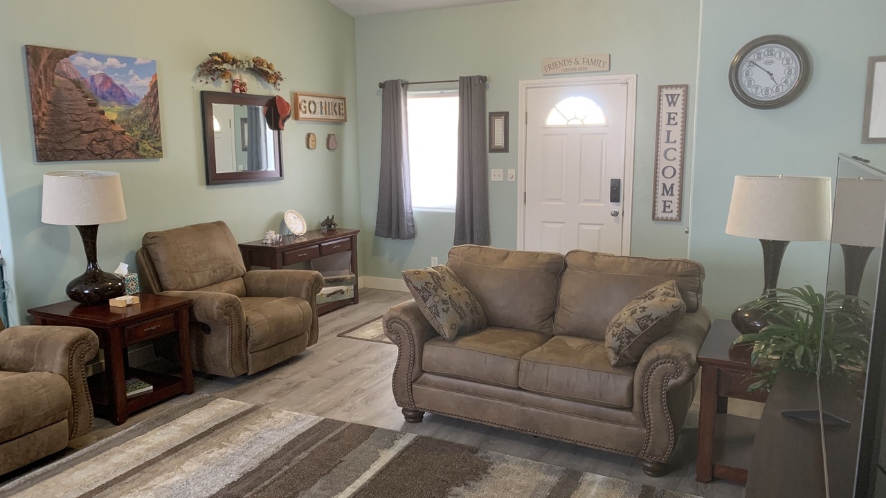 Photo of Livingroom in Fredonia
