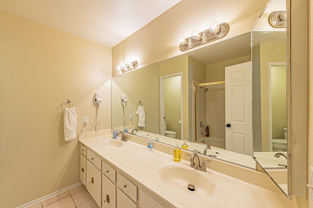 Photo of Bathroom in Rancho Oakey