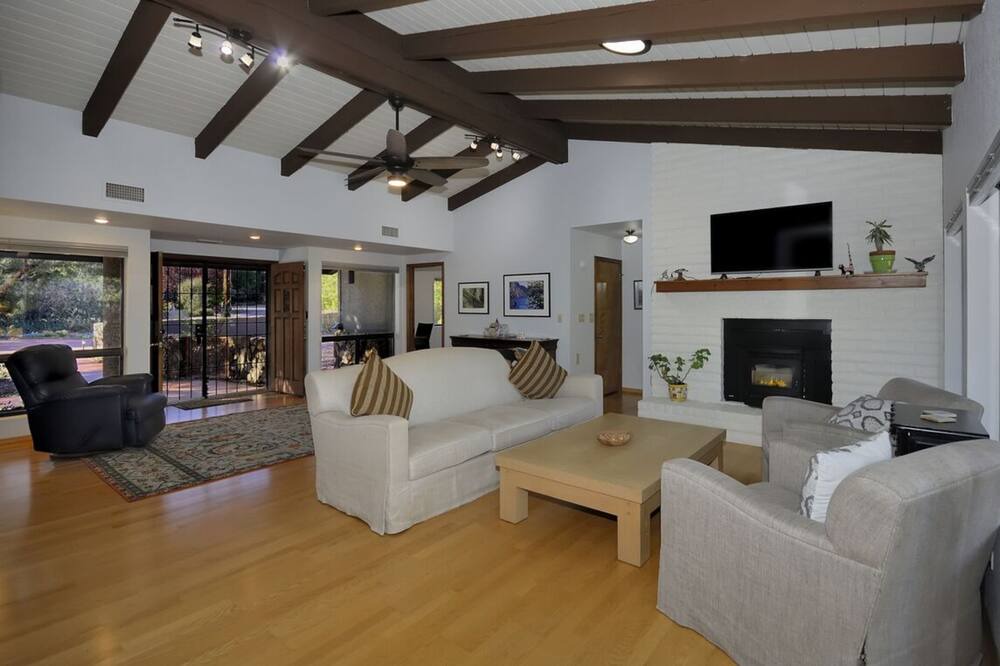 Photo of Livingroom in West Sedona