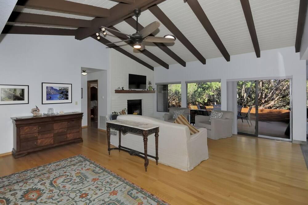 Photo of Livingroom in West Sedona