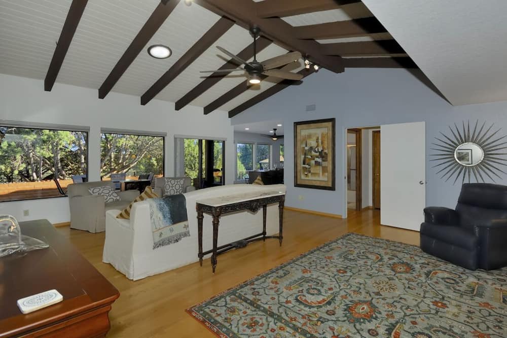 Photo of Livingroom in West Sedona