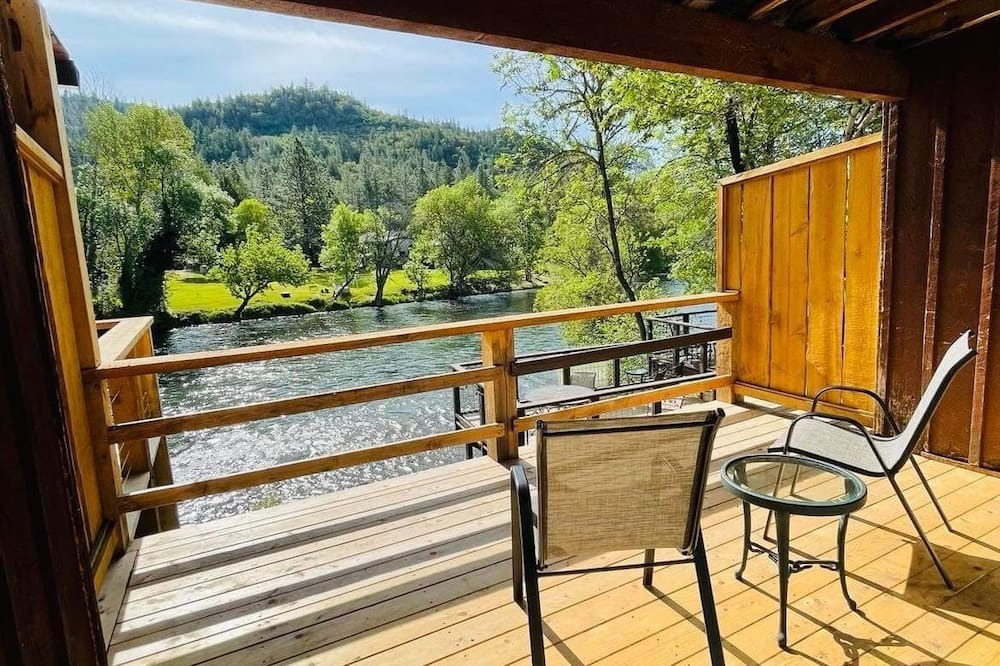 Photo of Patio Balcony in Shady Cove