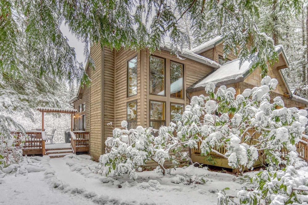 Photo of Outdoor in Rhododendron