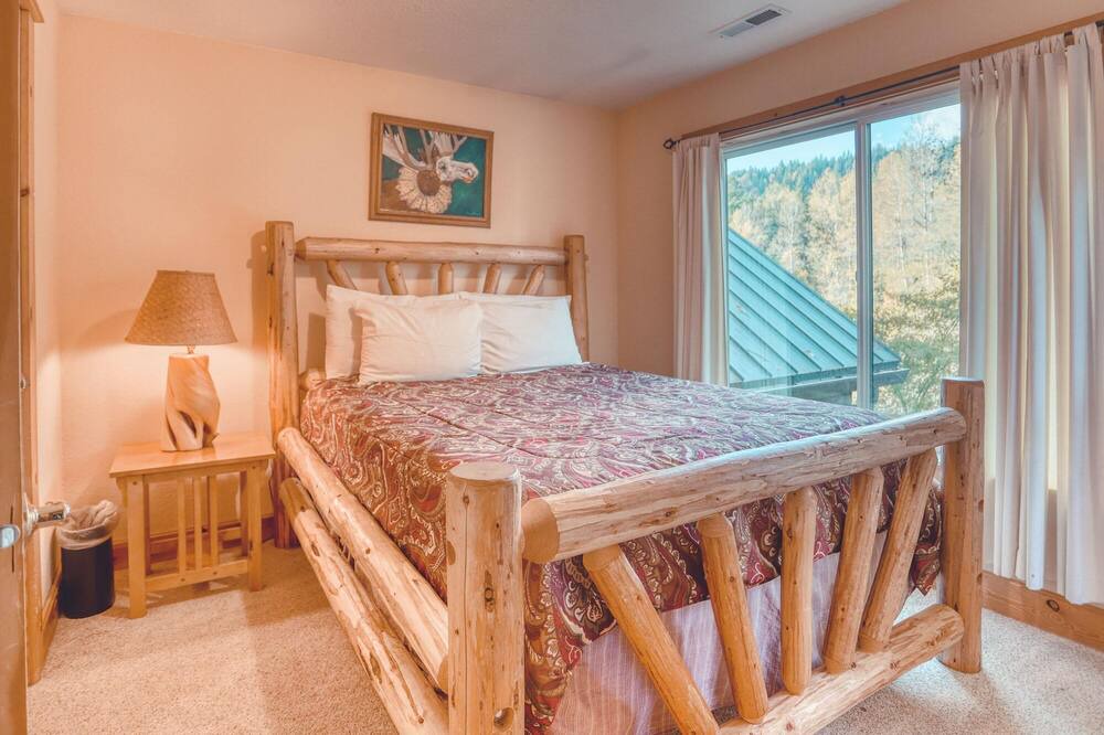 Photo of Bedroom in Rhododendron