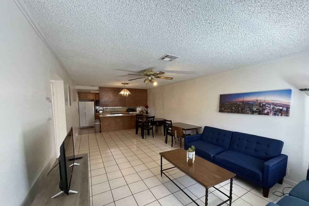 Photo of Livingroom in Chinatown