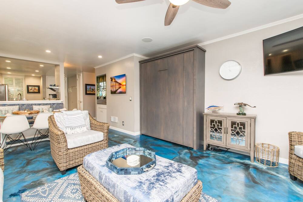 Photo of Livingroom in Townsite