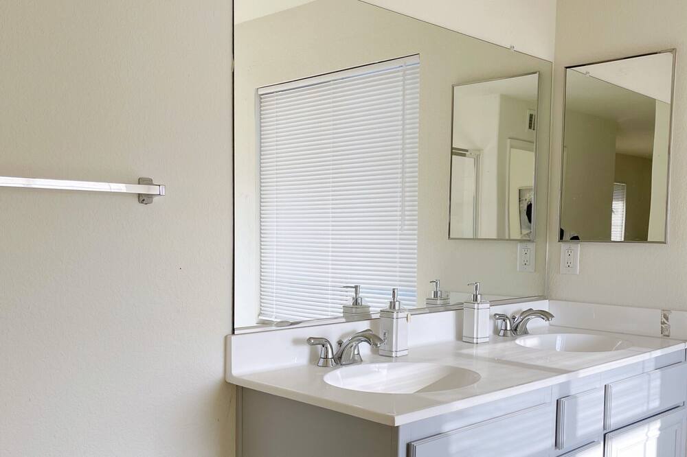 Photo of Bathroom in Fontana