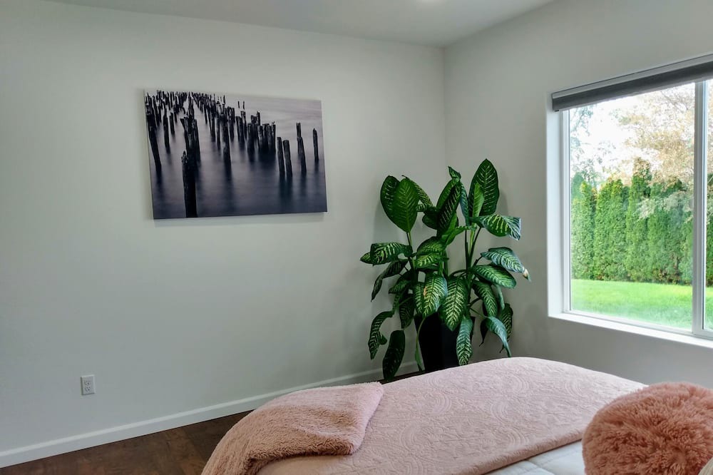 Photo of Bedroom in Benton City