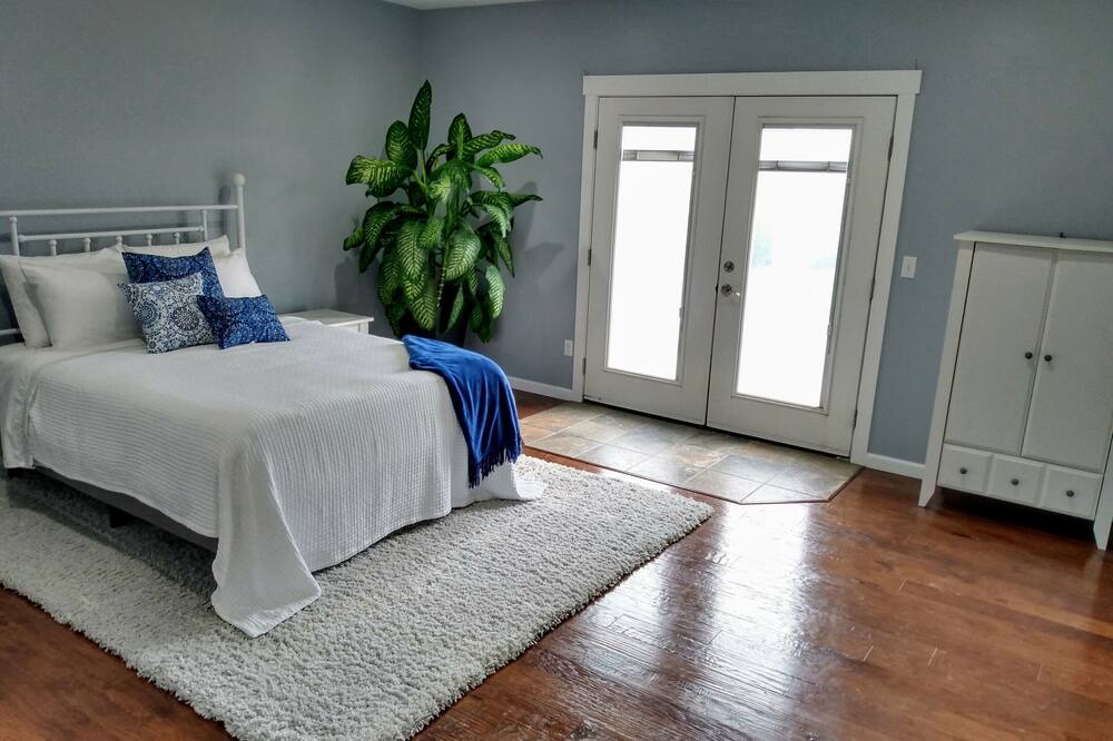 Photo of Bedroom in Benton City