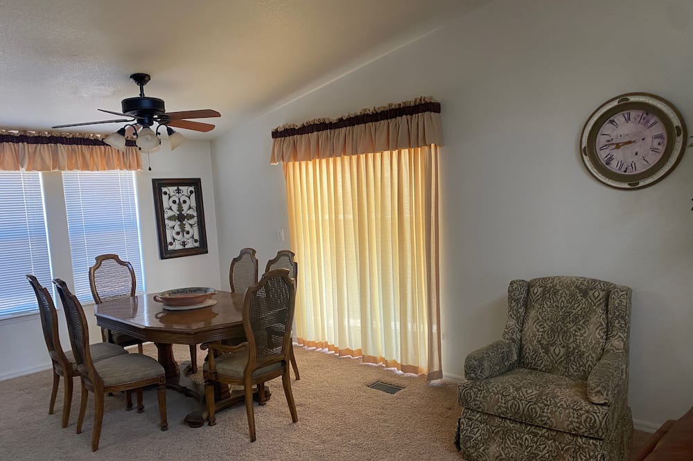 Photo of Livingroom in Parker Strip