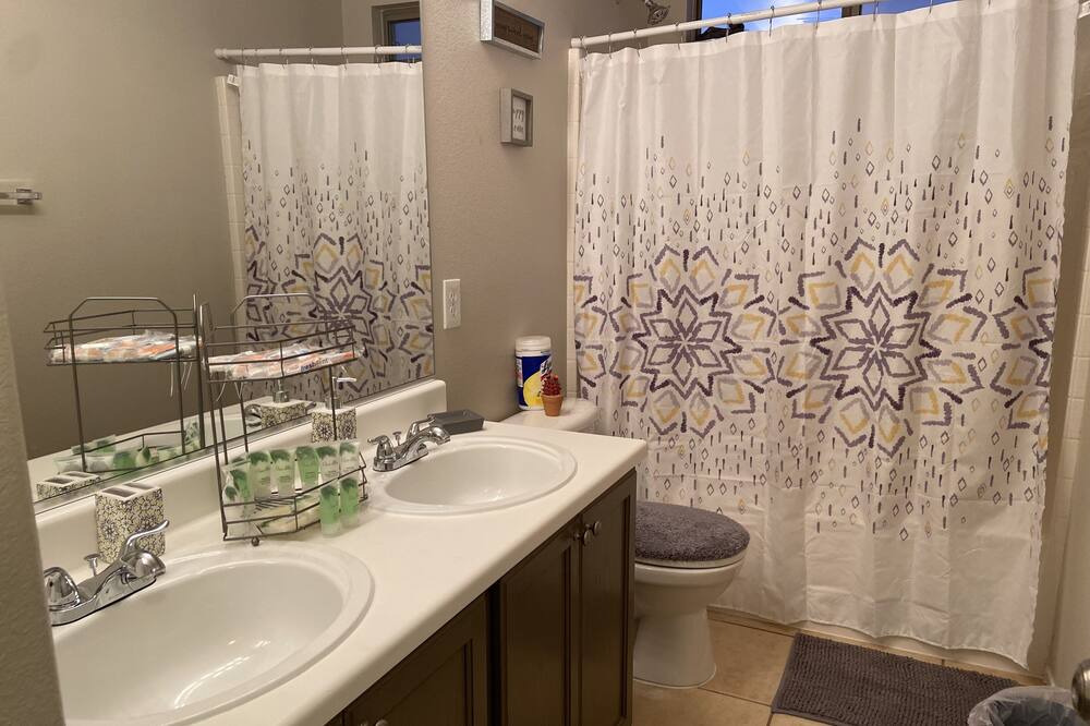 Photo of Bathroom in Rhodes Ranch