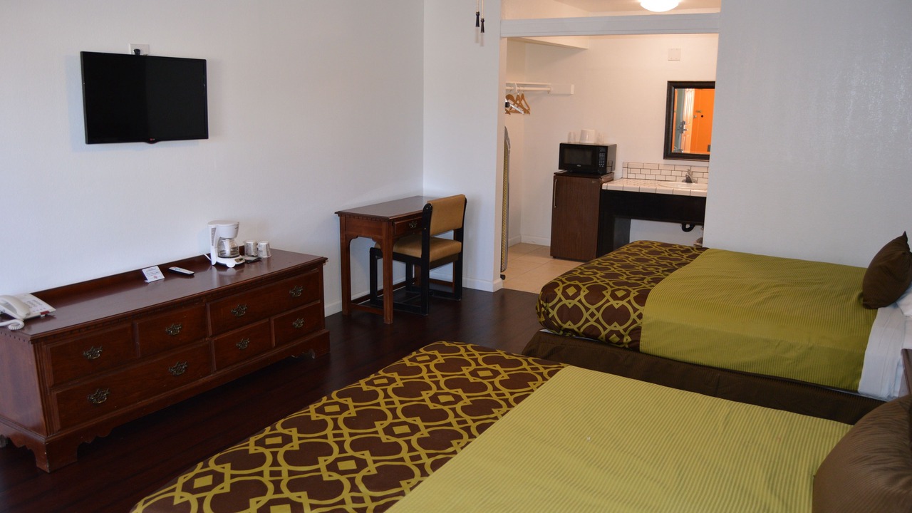 Photo of Bedroom in Tahquitz River Estates