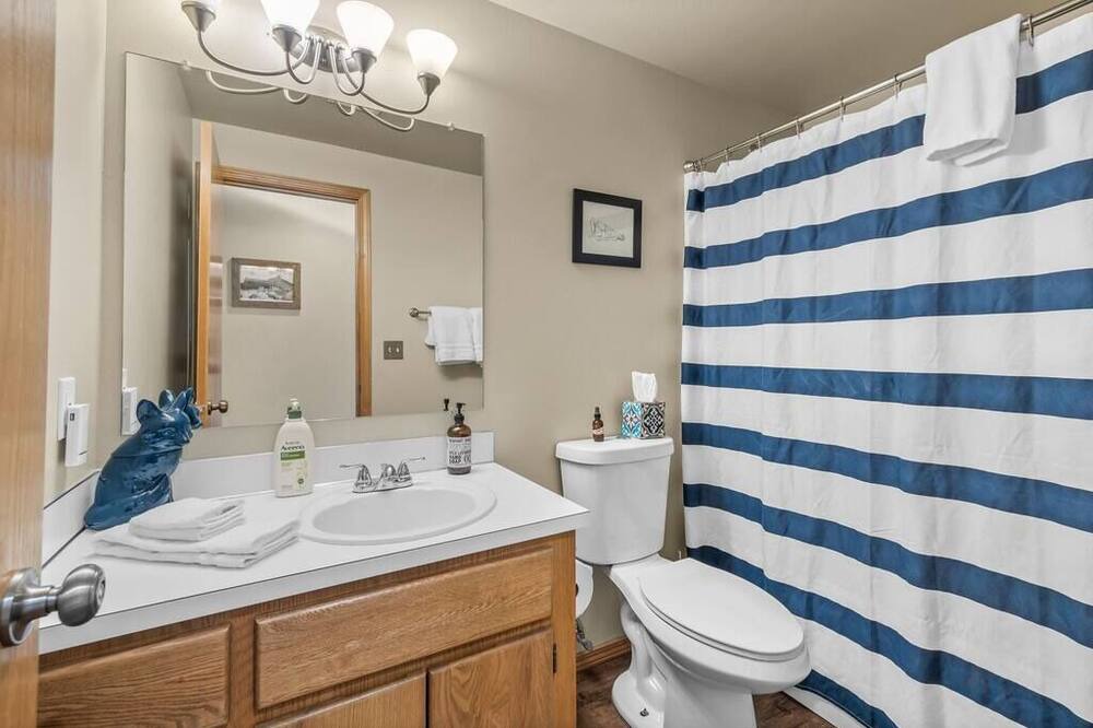 Photo of Bathroom in Powell Butte