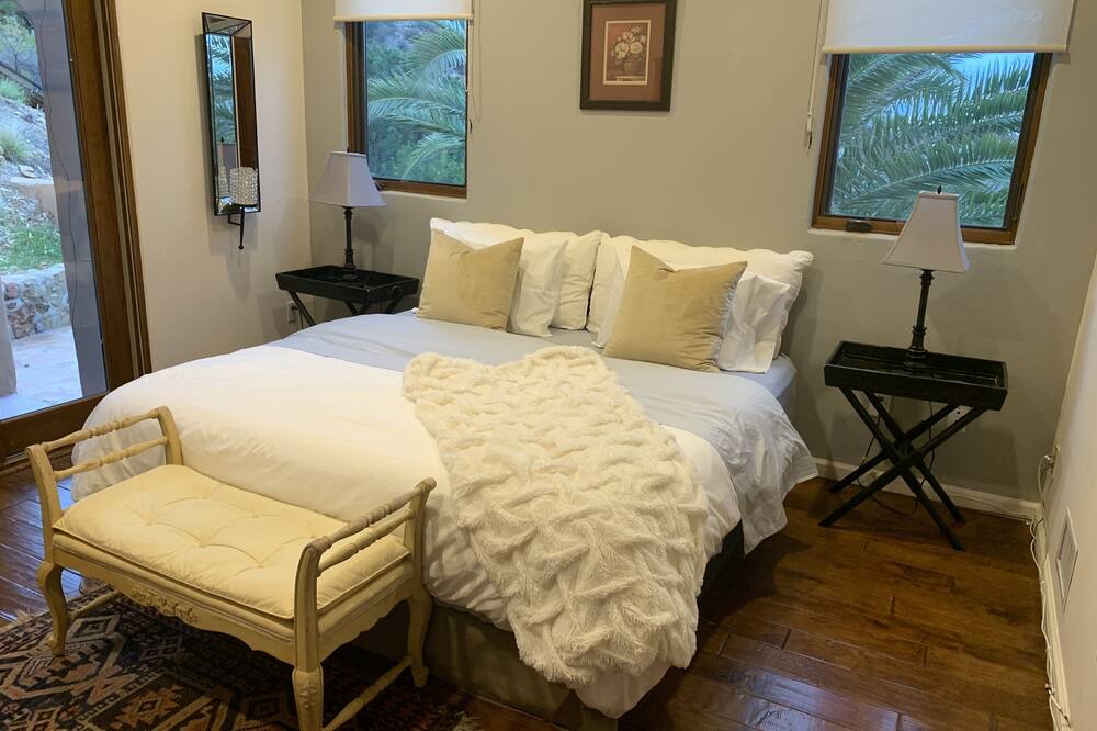 Photo of Bedroom in Malibu