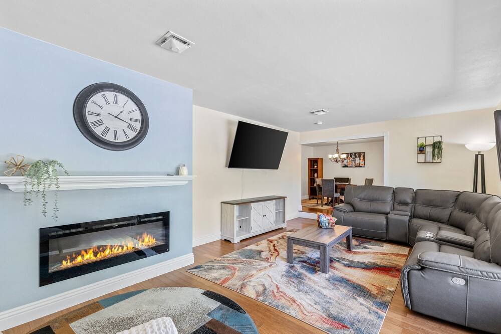 Photo of Livingroom in Rancho Oakey