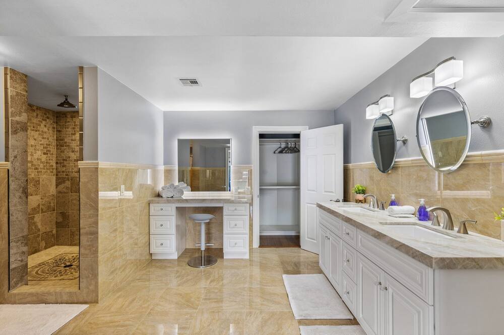 Photo of Bathroom in Rancho Oakey