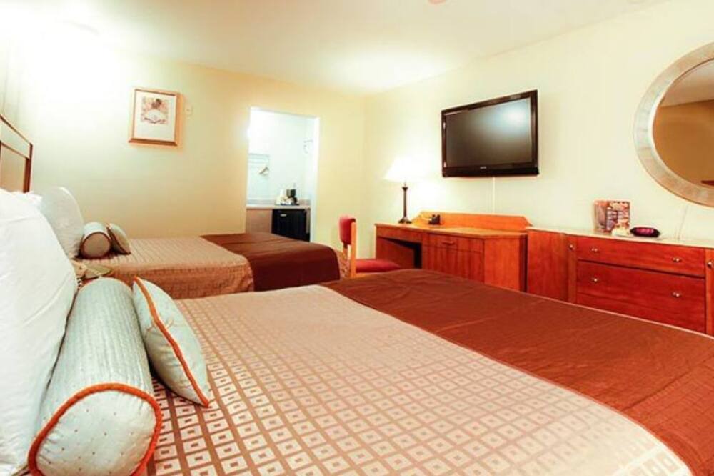 Photo of Bedroom in Midway-Pacific Highway