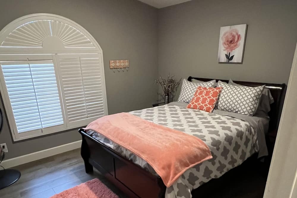Photo of Bedroom in Sunridge Estates