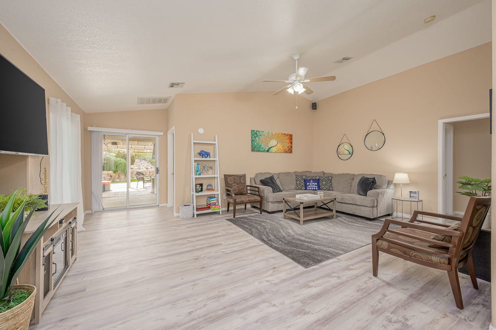Photo of Livingroom in Bullhead City
