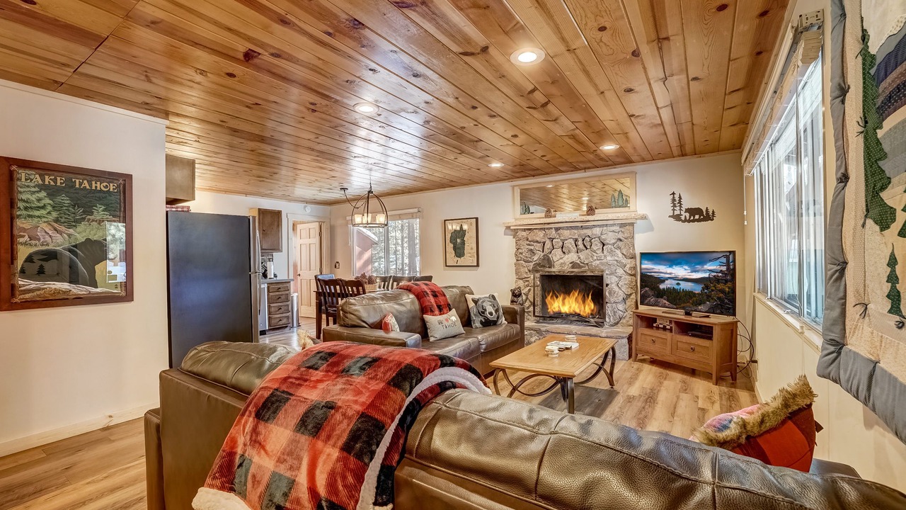Photo of Livingroom in Pioneer Trail