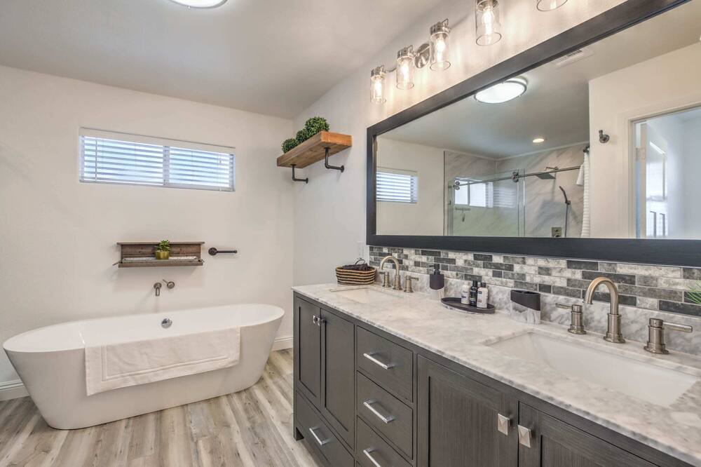 Photo of Bathroom in Mission Hills
