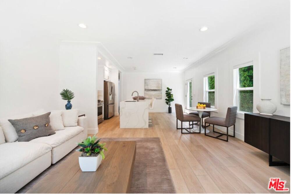 Photo of Livingroom in Melrose
