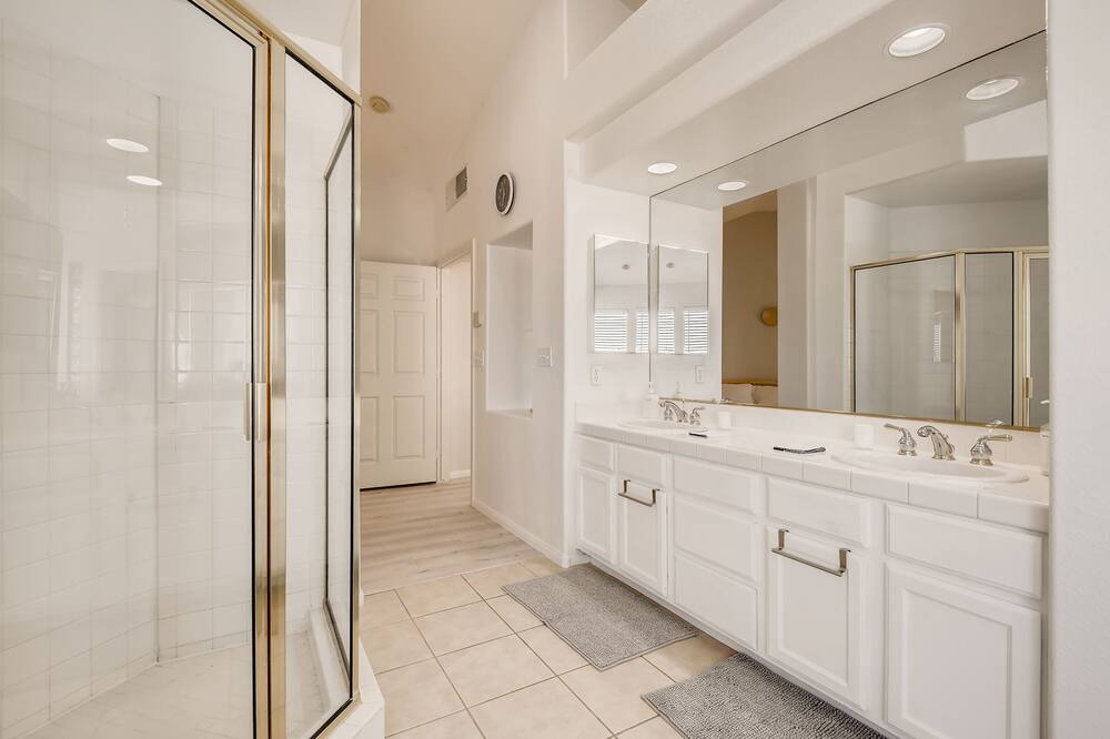 Photo of Bathroom in Canyon Gate