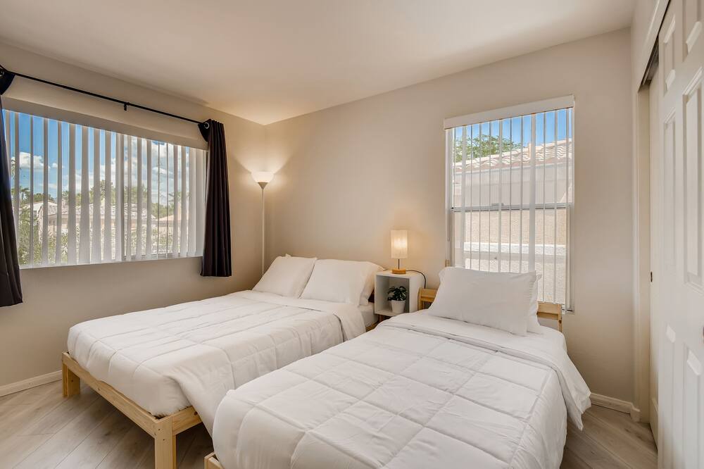 Photo of Bedroom in Canyon Gate