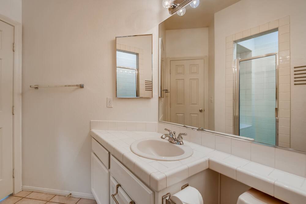 Photo of Bathroom in Canyon Gate