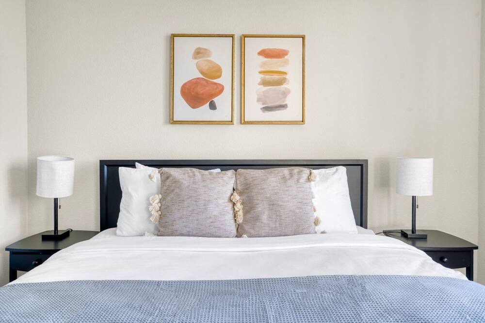 Photo of Bedroom in Downtown