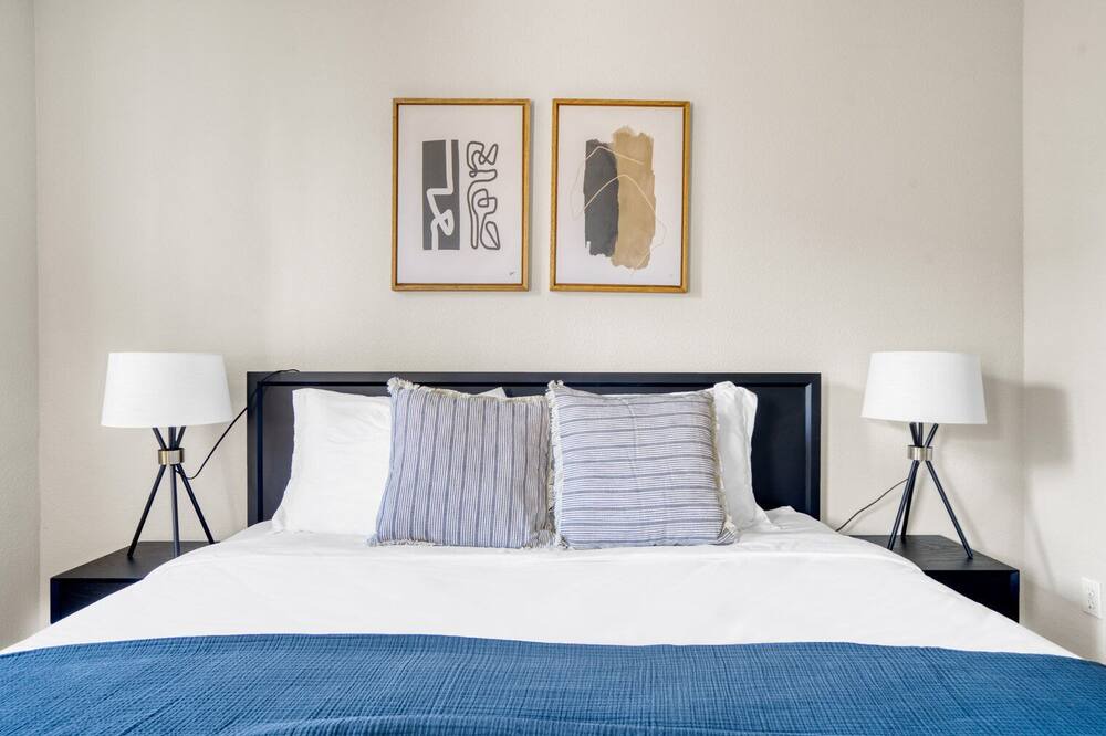 Photo of Bedroom in Downtown