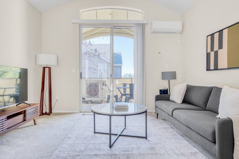 Photo of Livingroom in Downtown