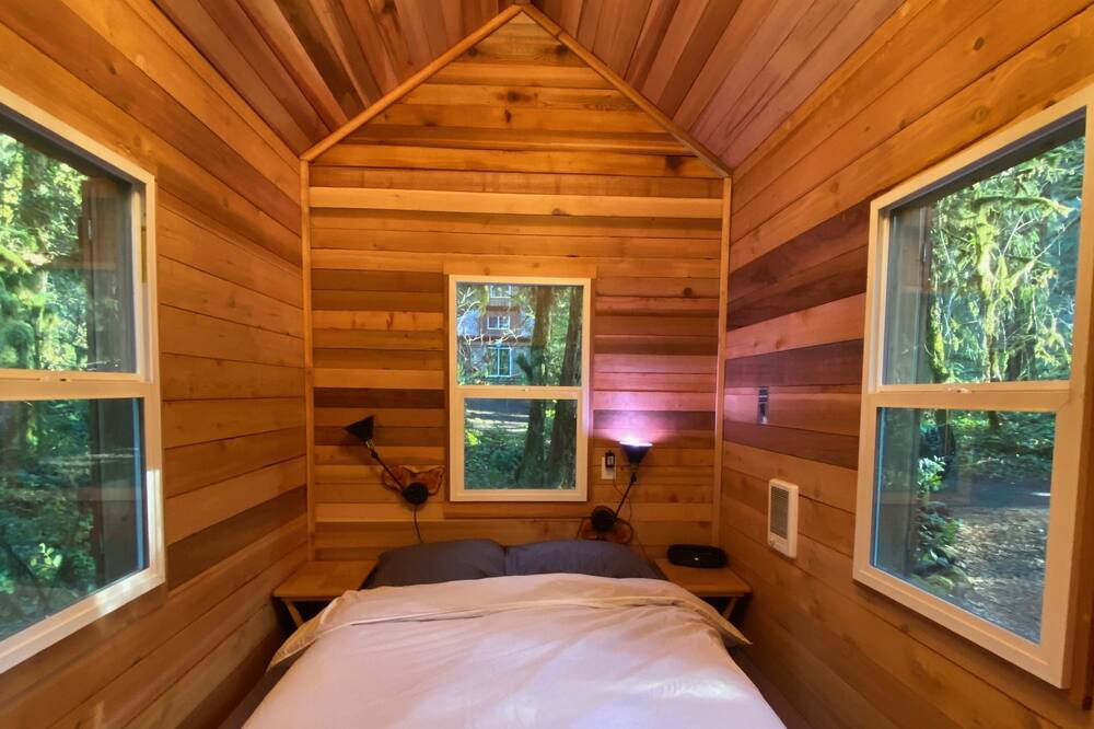 Photo of Bedroom in Molalla