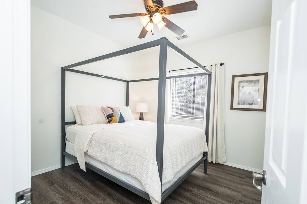 Photo of Bedroom in Rimrock