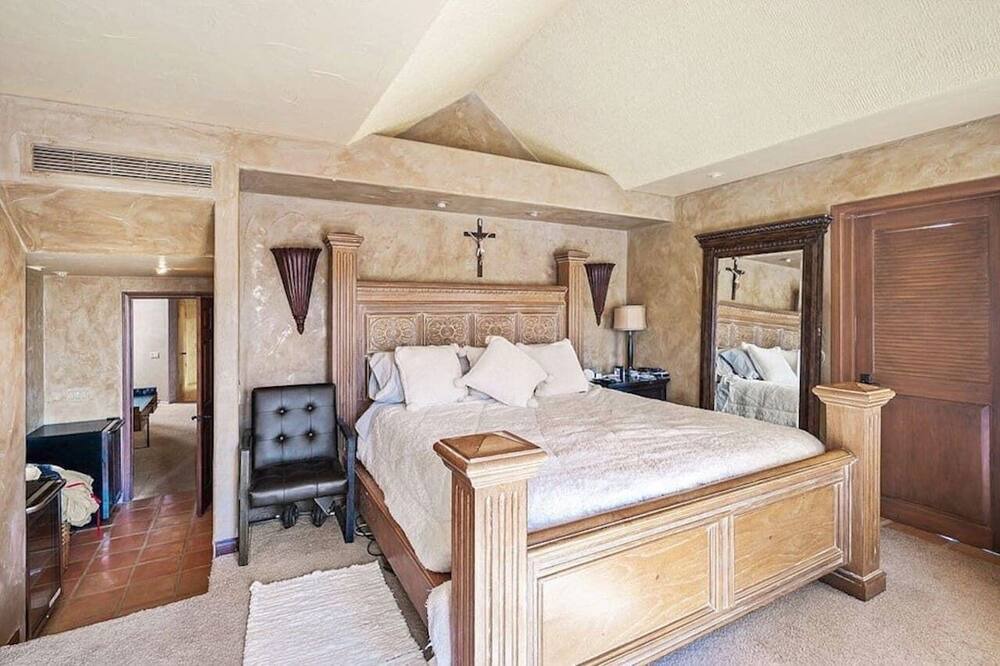 Photo of Bedroom in Pinyon Crest