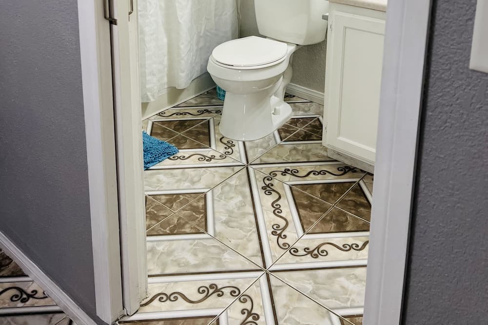 Photo of Bathroom in Summerlin