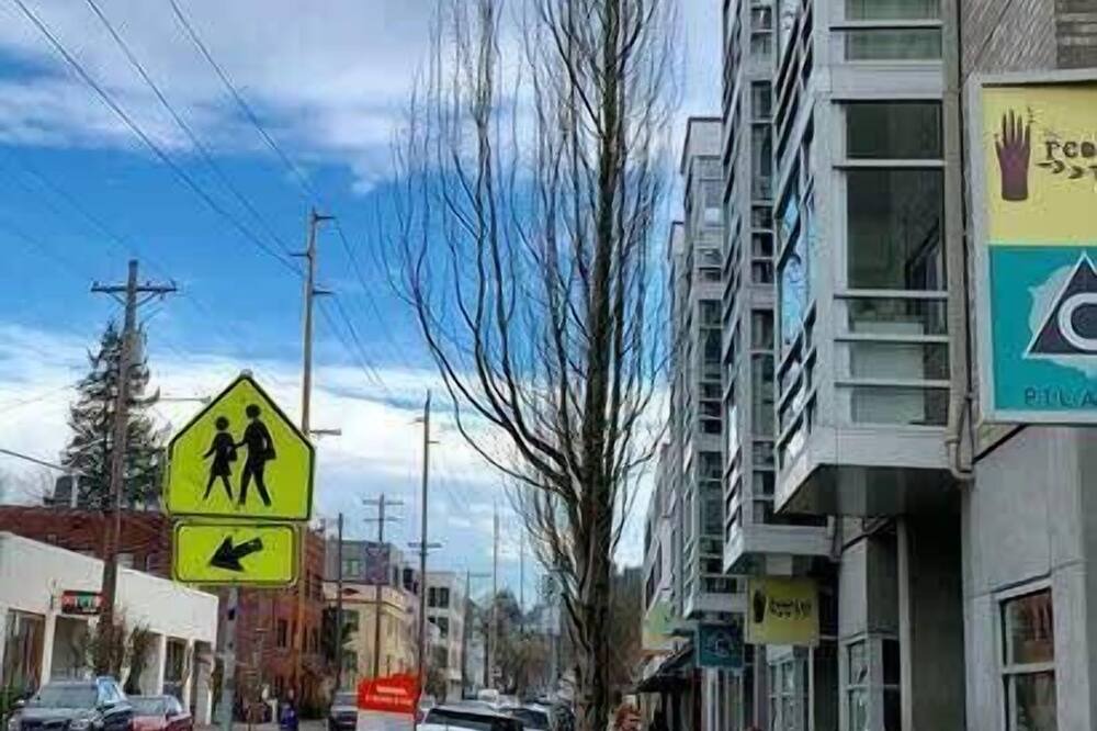 Photo of Others in Sunnyside