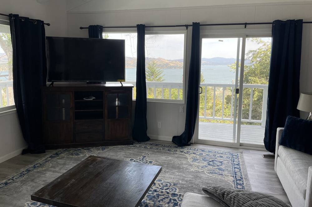 Photo of Livingroom in Kelseyville