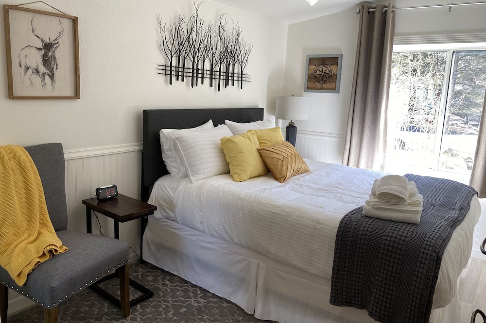 Photo of Bedroom in Munds Park