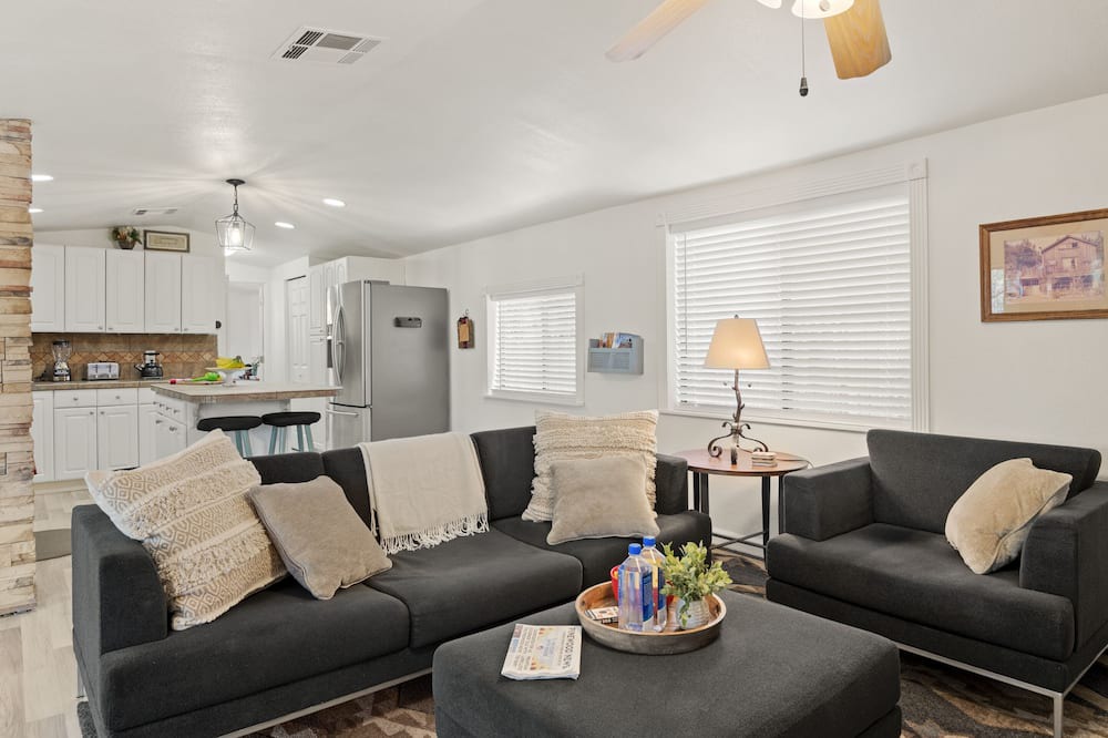 Photo of Livingroom in Munds Park
