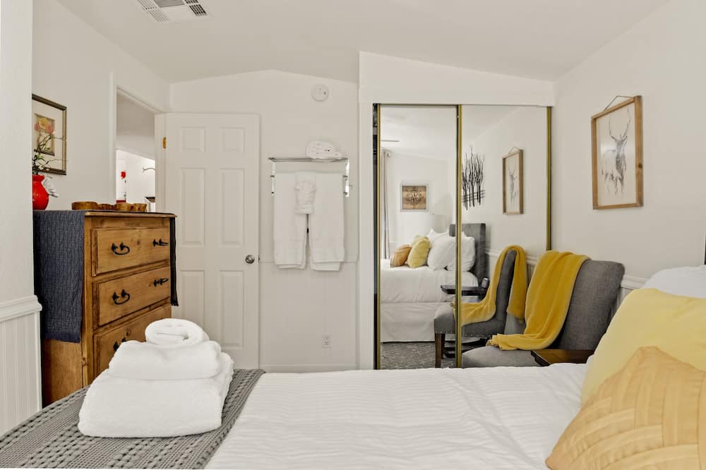Photo of Bedroom in Munds Park
