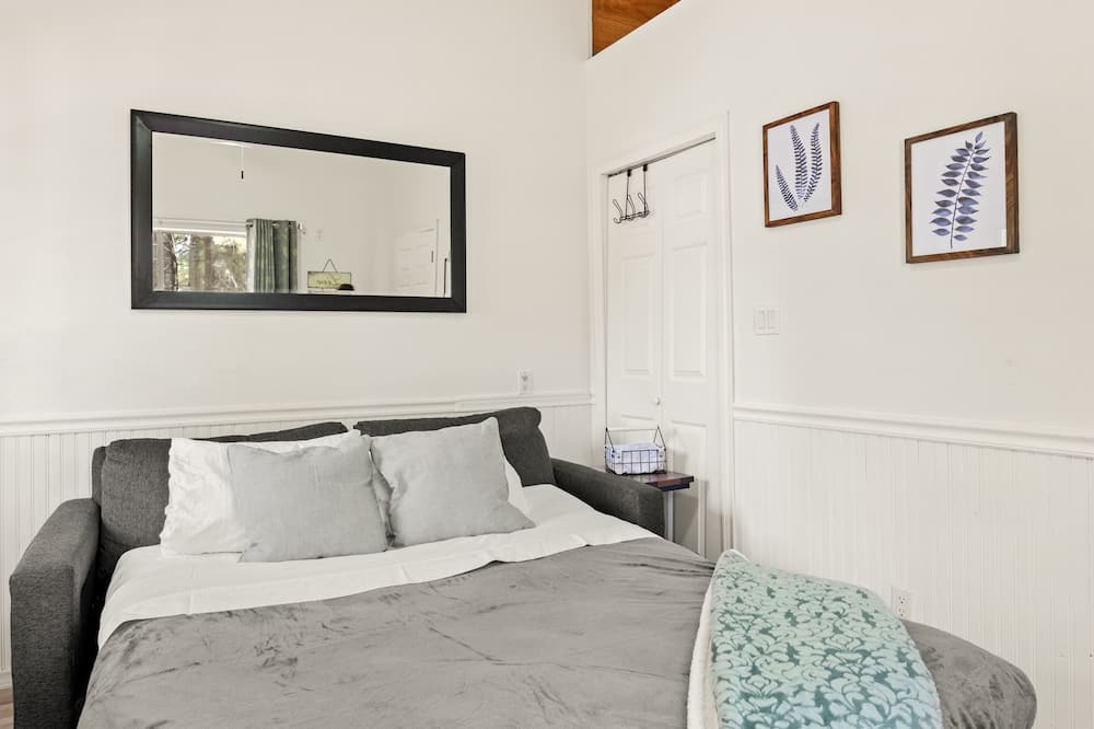 Photo of Bedroom in Munds Park
