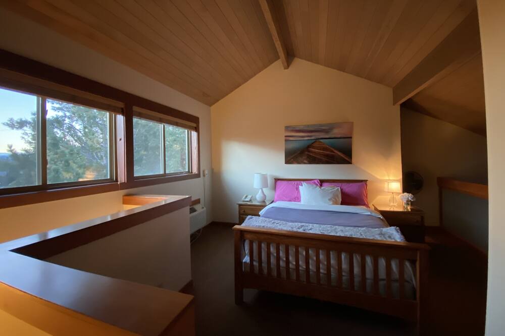 Photo of Bedroom in Bend