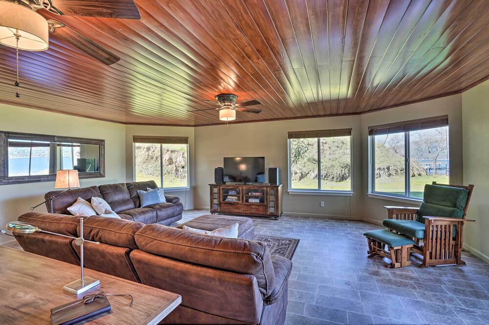 Photo of Bedroom in Clearlake