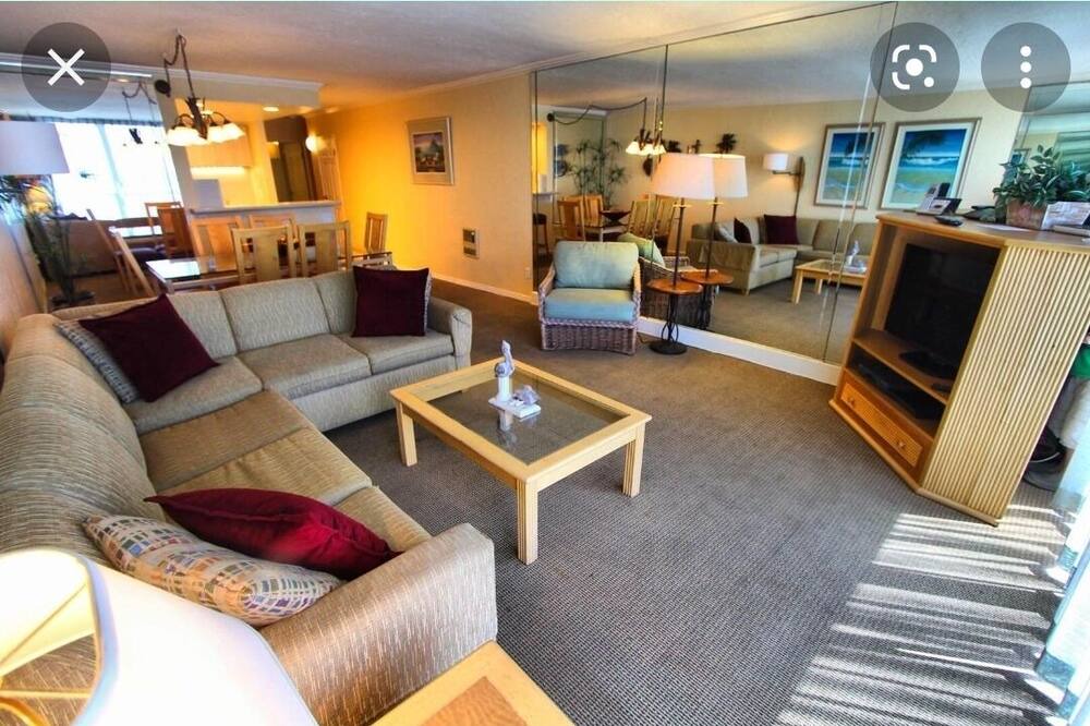 Photo of Livingroom in North Pacific Beach
