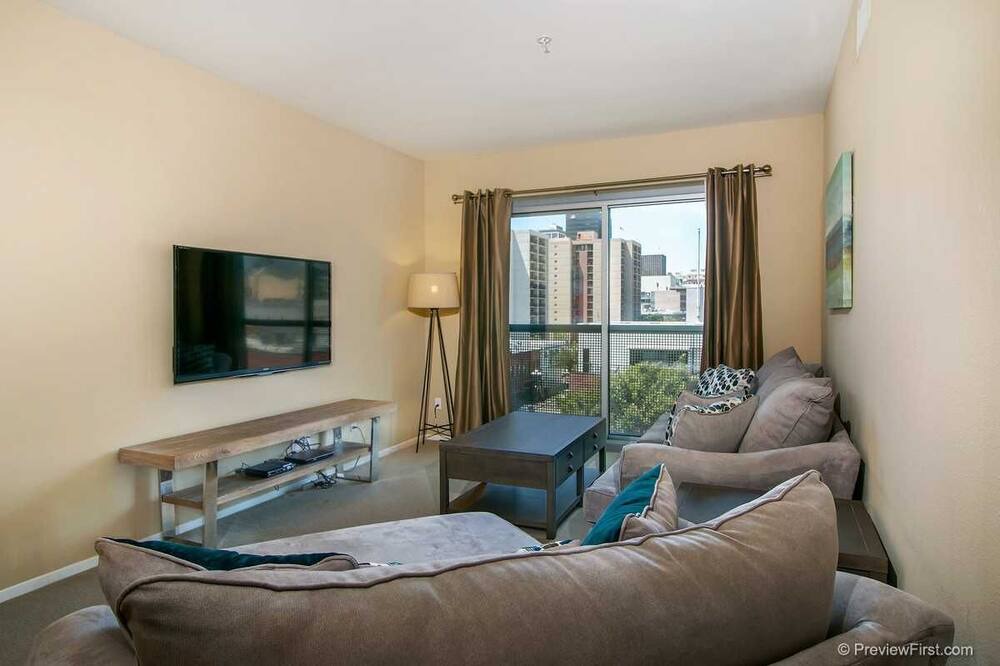Photo of Livingroom in Pacific Terrace